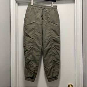 Wilo the Label Small  Parachute Jogger Mesh Lined Pants Clay Gray
26” inseam